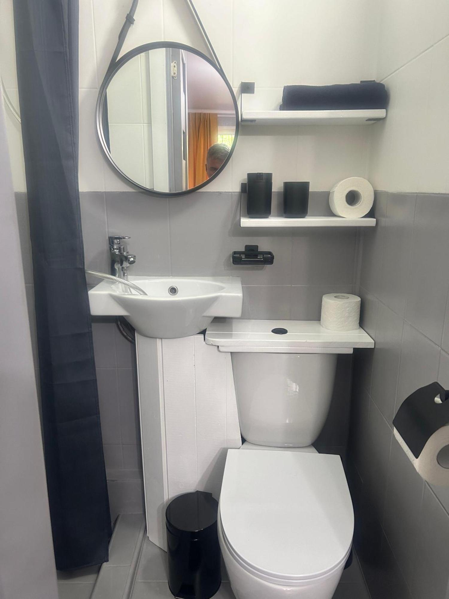Almatyda На Басенова Apartamento Exterior foto